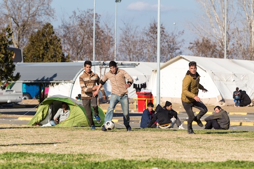 migrants-s.jpg